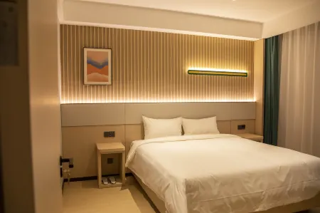 Yilong Wanguo Hotel (Luoyang Yiyang Qingpi Avenue Bearing Industry Park Branch)