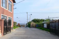radon spring Homestay  Small courtyard