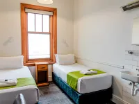 The Cambridge Hotel & Backpackers Hotels in Wellington