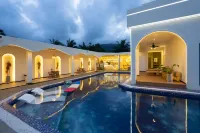 Qianxun Homestay (Riyue Bay) - สระว่ายน้ำแบบอินฟินิตี้
