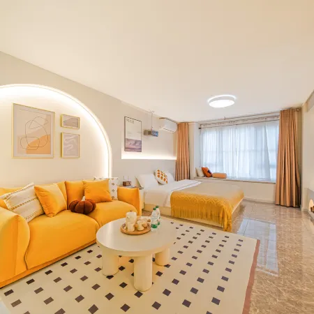 Mori Ye · Joyful | Designer Light Luxury Cinema Homestay