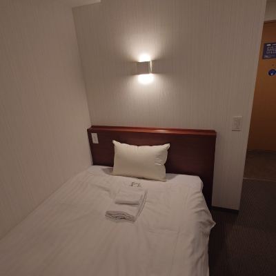 セミダブルルーム スマイルホテルなんばの写真