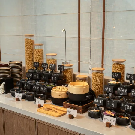 Atour Hotel (Liupanshui Railway Station Renmin Road)