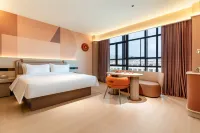Orange Hotel (Zhaosu Tianma International Plaza Branch)