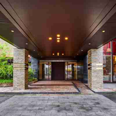 ロイヤルパインズホテル米沢 Hotel Exterior