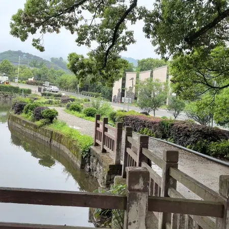 Yuyao Liangnong Banshan Banshui Homestay