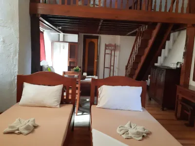 Escolta's Homey Lodge Hotel di 