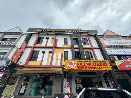 Swing & Pillows @ Johor Bahru Отели рядом с достопримечательностью «Хуа Юн, Саутерн Юниверсити Колледж»