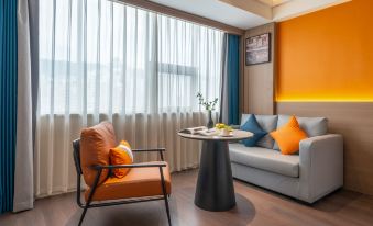 Dilunting International Hotel (Wansheng Yaocheng)