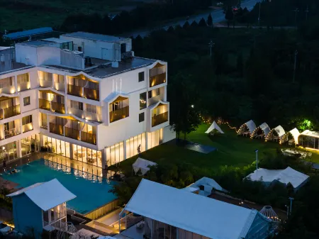 Yuntaishan sky courtyard hotel Отели рядом с достопримечательностью «Wan Shan Temple»