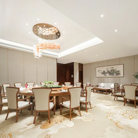 Ying Shan Hong Jinling Grand Hotel