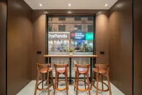 Time Light Enjoyment Hotel (Yiyang Medical College Hunan City University)