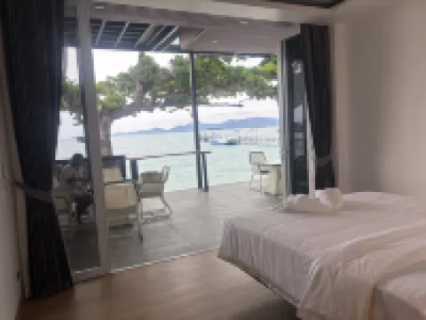 เดอะ สแตรนด์ รีสอร์ท สมุย