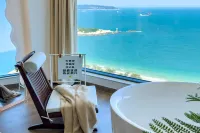 Dongshan Blue Crystal Seaside Homestay (Double-faced Hainanmen Bay Branch) Hotels in Dongshan