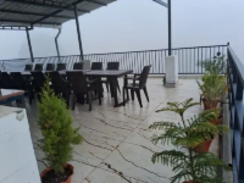 MISTY VALLEY INN