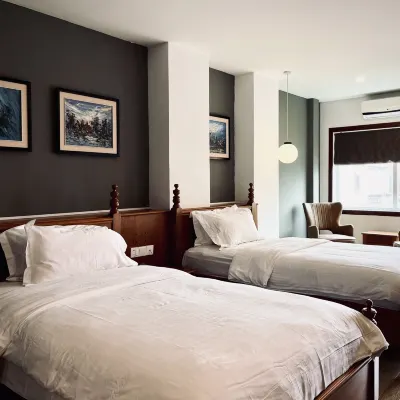 Point Boutique Hotel Hotels near Phsar Chas