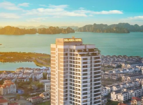 DeLaSea Ha Long Hotel - Modern Bayview Escape