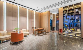 Boting International Hotel (Chaonan Xiashan Food Street)