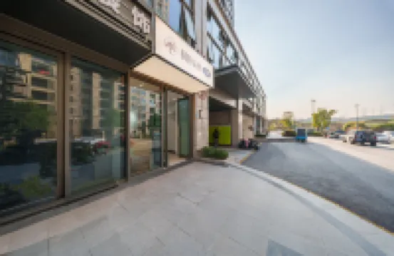 Tongying Yunqi Cinema Apartment