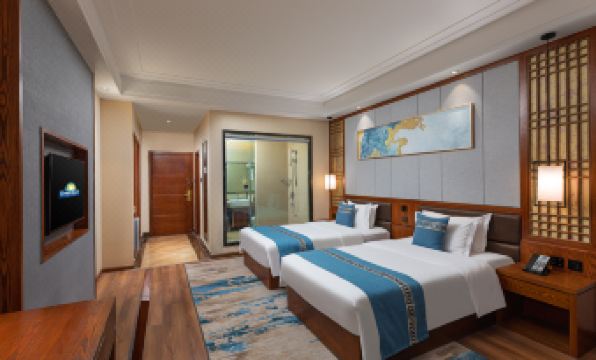 Days Hotel by Wyndham DaLi