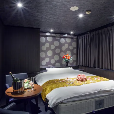 HOTEL ORIGIN  (Adults Only)