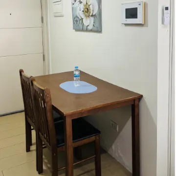 Henry's Newport Deluxe Condotel