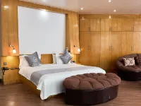 La Maison Royale - WESTLANDS Hotels near Westlands