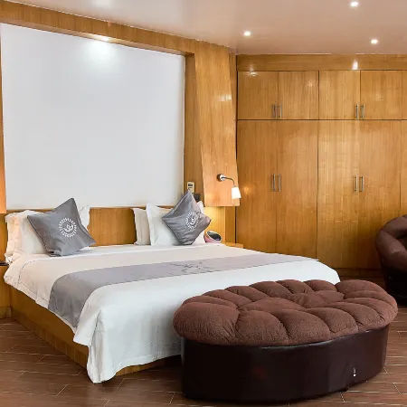 La Maison Royale - WESTLANDS