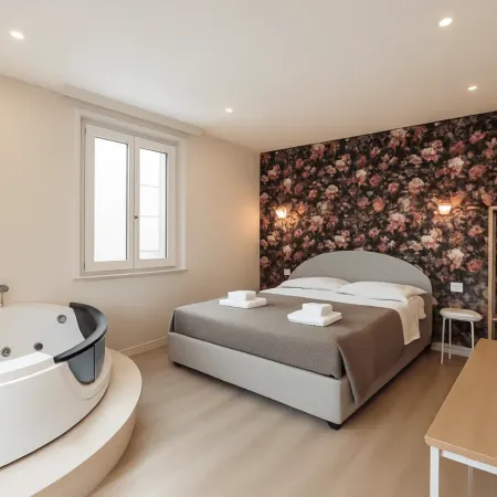 AURELIA GARDEN ROOMS by TEI