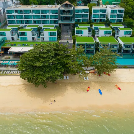 My Beach Resort Phuket Отели рядом с достопримечательностью «Залив Макхам»