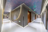 DeMa Esports Hotel (Paojiang Huacheng Plaza Store