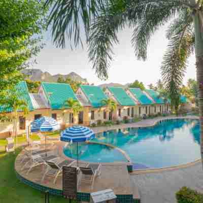 เดอะกรีนบีชรีสอร์ท Hotel Exterior
