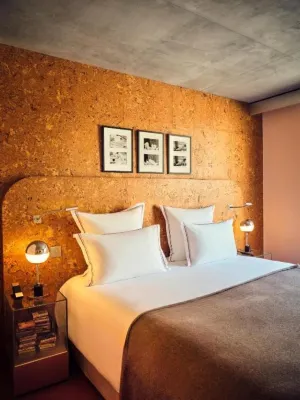 Hotel Bus Palladium Hotels in Pigalle