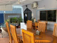 Collection O Southern Star Resort Pattaya Hotel dekat Pantai Hat Naklua