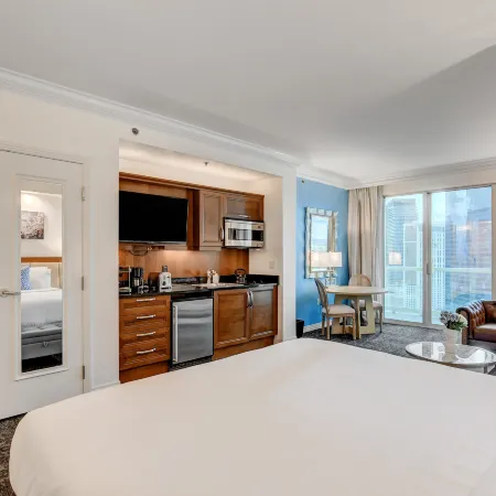 Signature MGM Resort Lucky Gem Penthouse & Luxury Suites