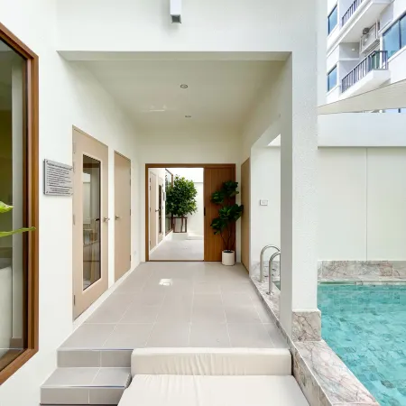 Swan Private Pool Villa Bangsaen