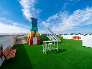 Hotel Friends Flying Sky Realm Social  Hotel