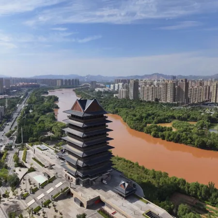 IU Hotel (Lanzhou Center Xiaoxihu Subway Station)