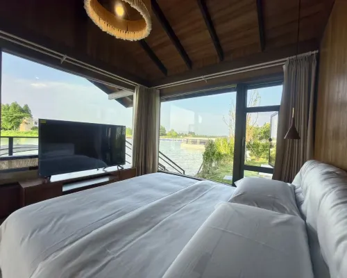 Qinhu Peninsula Resort Fishing Center Hotels in Nan County