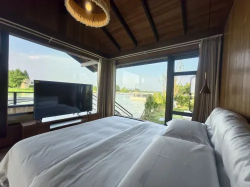 Qinhu Peninsula Resort Fishing Center