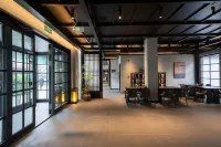 Xueting Songluange Hot Spring Courtyard Homestay  (Yanji Folk Custom Park Branch) - bar