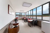 Journey to the West · Desert and Sea View · Themed Resort Hotel (Wuhai High-Speed Railway Station) - breakfast