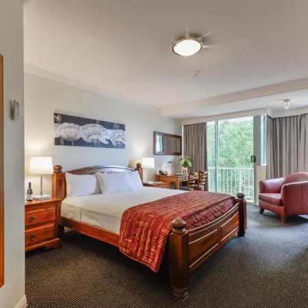Burnett Riverside Hotel