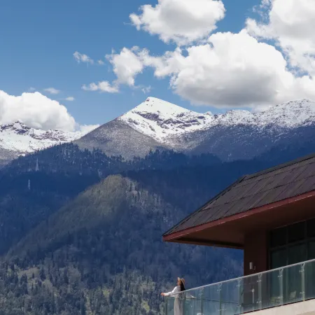 LinZhi Joy Crown Resort hotel