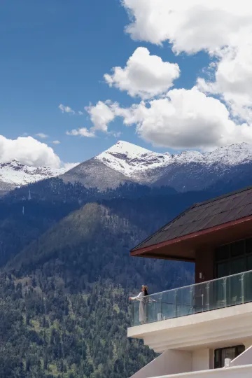 LinZhi Joy Crown Resort hotel