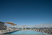 Courtyard by Marriott Guilin Downtown - Rooftop Pools