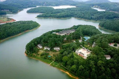 Dalat Edensee Lake Resort & Spa - 5-Star