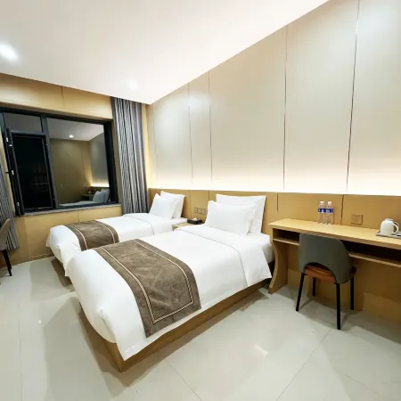 Yifeng Hotel (Jianping Central Street Branch)