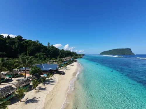 Taufua Beach Fale & Accommodation - bar