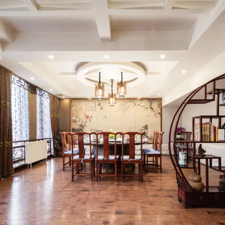 Rose Hotel